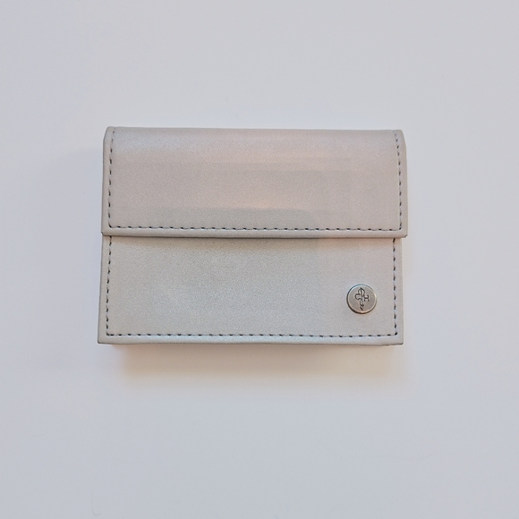 Cole Haan Card Case Reflective Wallet. - Picture 7 of 8